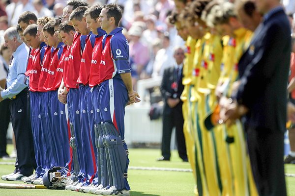 England and Australia teams line up 