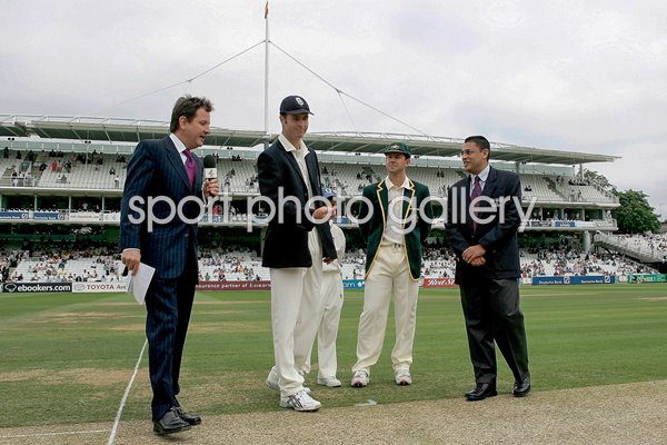 2005 Ashes get underway