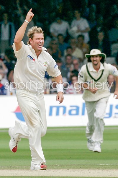 Shane Warne celebrates Lord's wicket