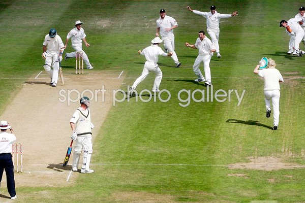 England celebrate Greatest Test win
