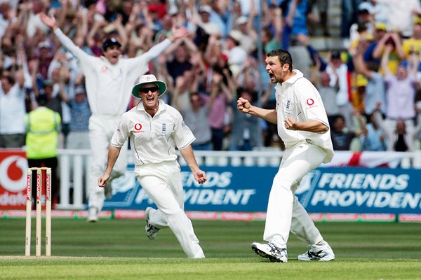 Steve Harmison and England celebrate