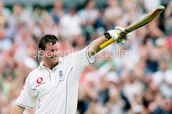 Andrew Strauss celebrates century 