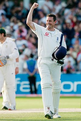 Ashley Giles celebrates the winning runs 