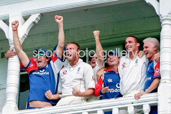 England celebrate Trent Bridge win
