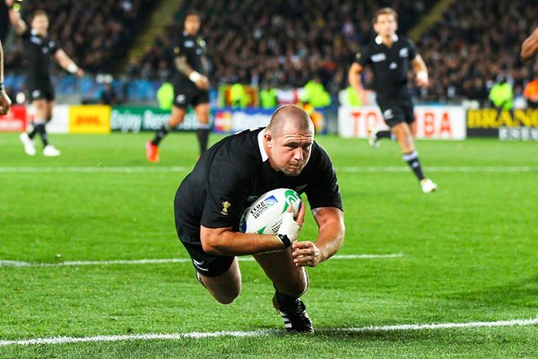 Tony Woodcock scores first half try