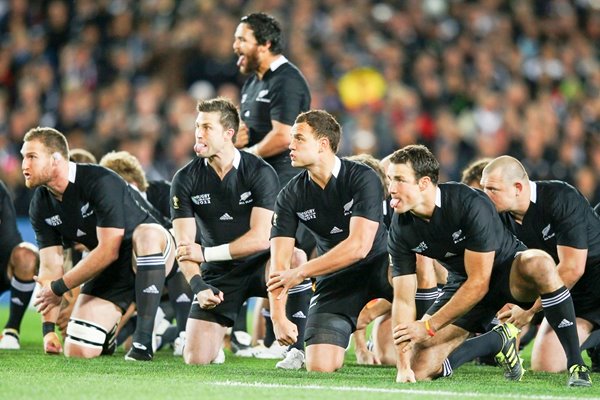 Piri Weepu leads New Zealand Haka