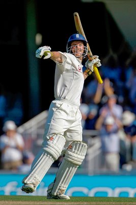 Andrew Strauss celebrates