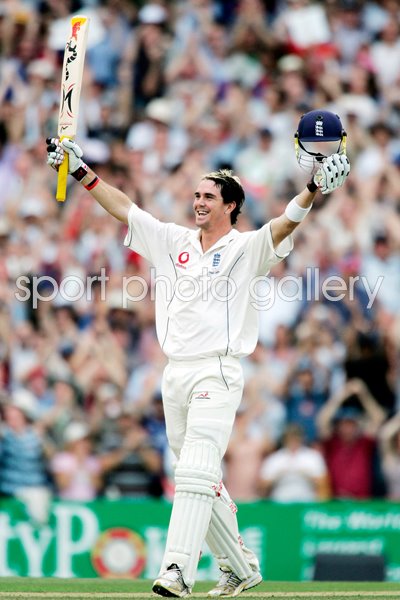 Kevin Pietersen celebrates Ashes saving century