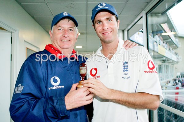 Captain Vaughan and Coach Fletcher 