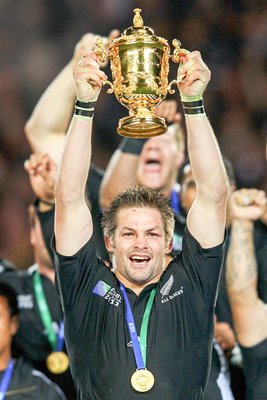 Richie McCaw lifts the Webb Ellis Cup