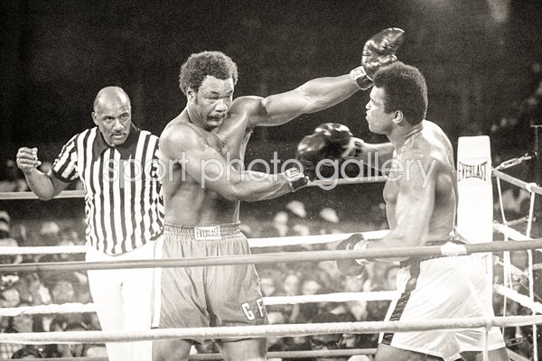 Muhammad Ali knocks out George Foreman 1974