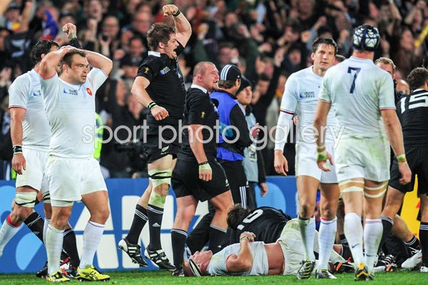 Richie McCaw celebrates Victory Moment