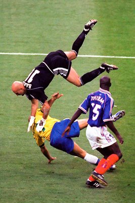 Fabien Barthez Brazil v France 1998