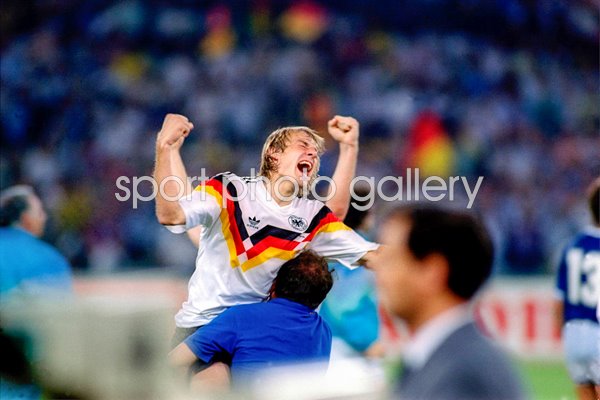 Jurgen Klinsmann celebrates 1990