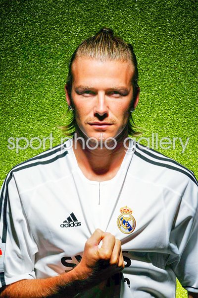 David Beckham signs for Real Madrid