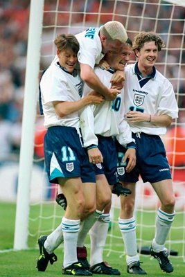 England celebrate v Holland Euro 1996