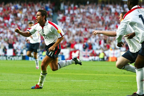 Frank Lampard celebrates 