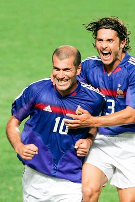 Zinadine Zadane celebrates