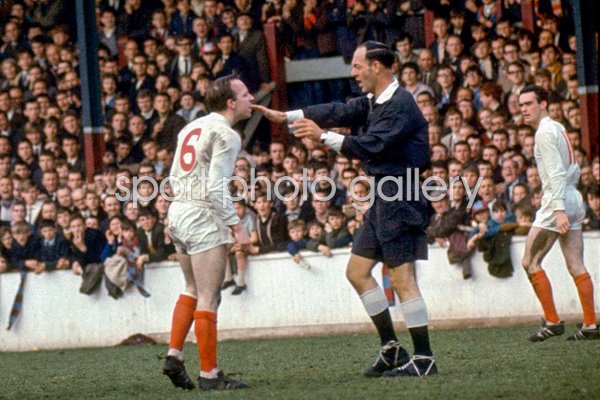 Nobby Styles of Manchester United