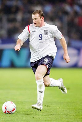 Wayne Rooney in action 