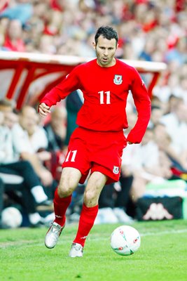 Ryan Giggs Wales action