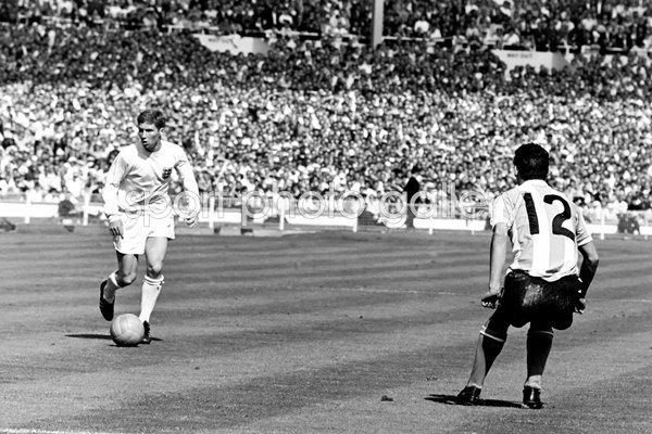 Alan Ball World Cup 1966 action 