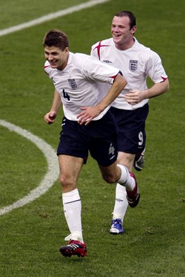 Steven Gerrard celebrates
