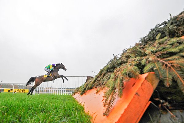 Kauto Star and Ruby Walsh Haydock 2011