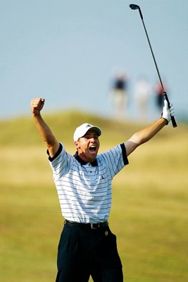 Sergio Garcia celebrates 100 yard par save