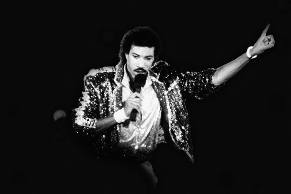 Lionel Richie Closes Olympics 1984