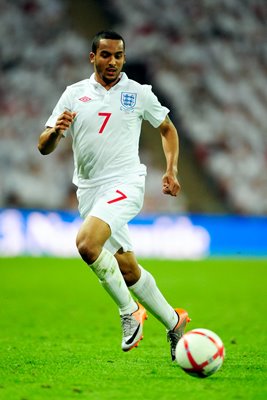 Theo Walcott England v Mexico 2010