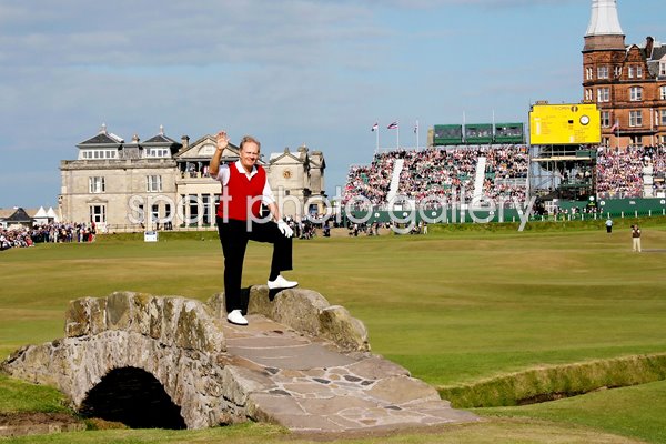 Jack Nicklaus on the Swilken Bridge