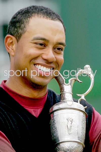 Tiger Woods with the Claret Jug 2005