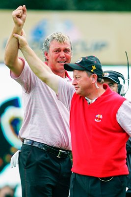 Ian Woosnam salutes Darren Clarke 