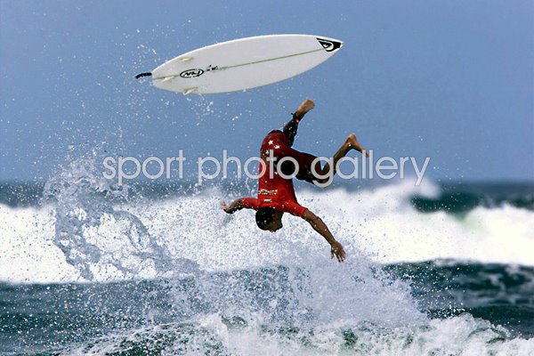 Kelly Slater of the USA wipes out 