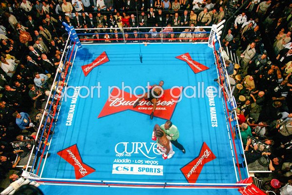 Lennox Lewis beats Tyson 2002