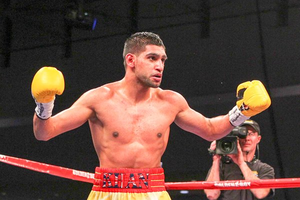 Amir Khan v Lamont Peterson 2011