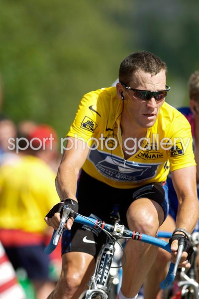 Armstrong climbs Les Deux-Alpes 2002