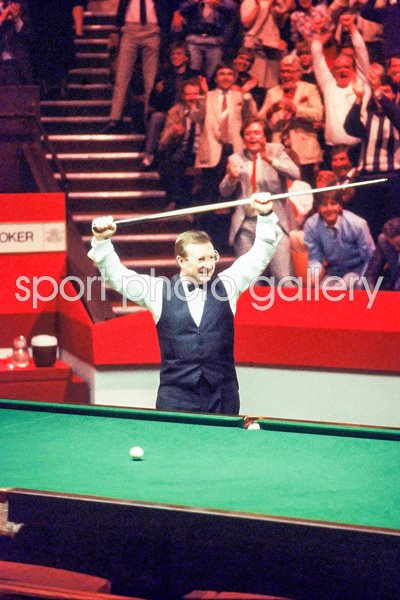 Dennis Taylor Northen Ireland beats Steve Davis World Snooker Final Black 1985