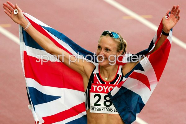 Paula Radcliffe celebrates World Marathon win