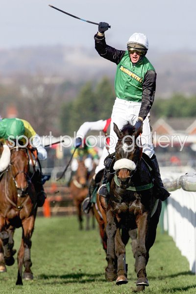 Numbersixvalverde wins 2006 Grand National
