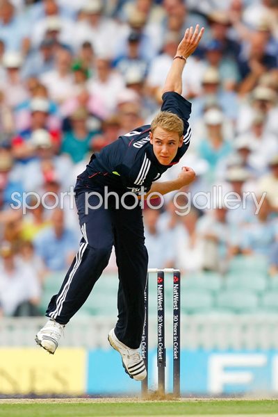 Stuart Broad One Day Bowling Action 