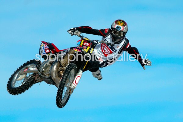 Metzger pulls a stunt