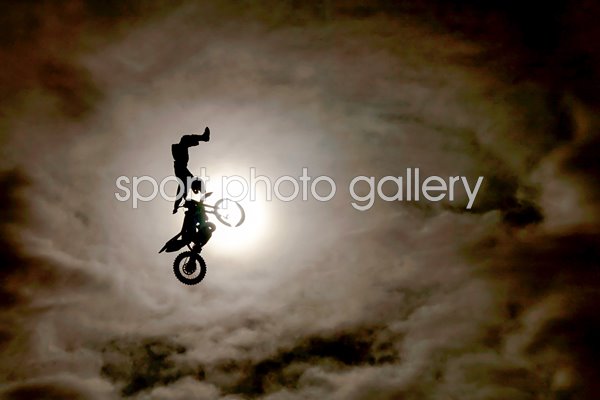 Parsons pulls a kiss