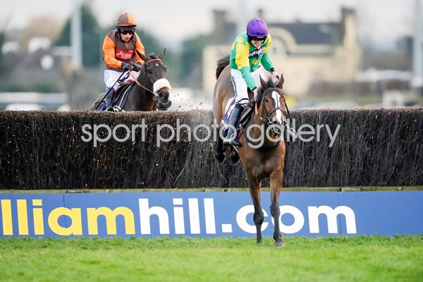 Kauto Star wins King George Kempton 2011