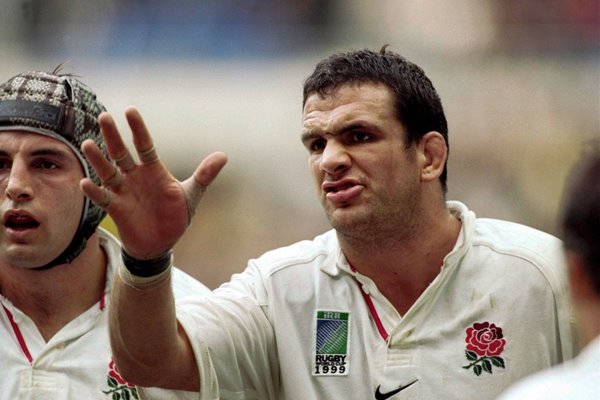 Martin Johnson motivates team