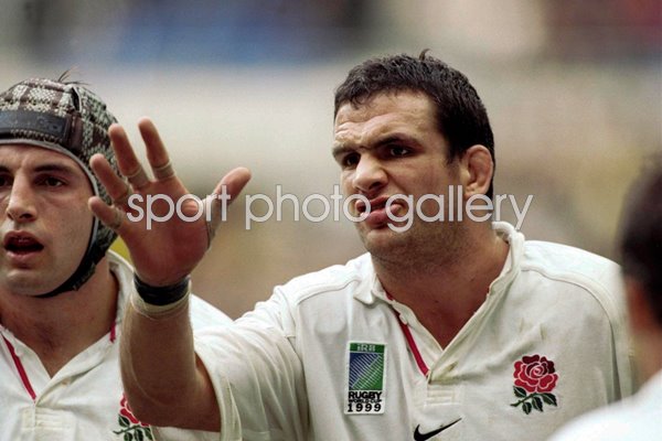 Martin Johnson motivates team