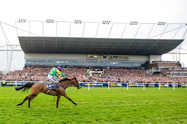 Kauto Star wins King George Kempton 2011