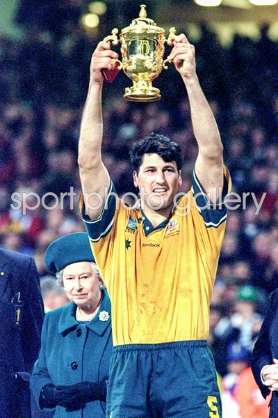 John Eales lifts 1999 World Cup