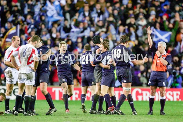 Scottish players celebrate victory 